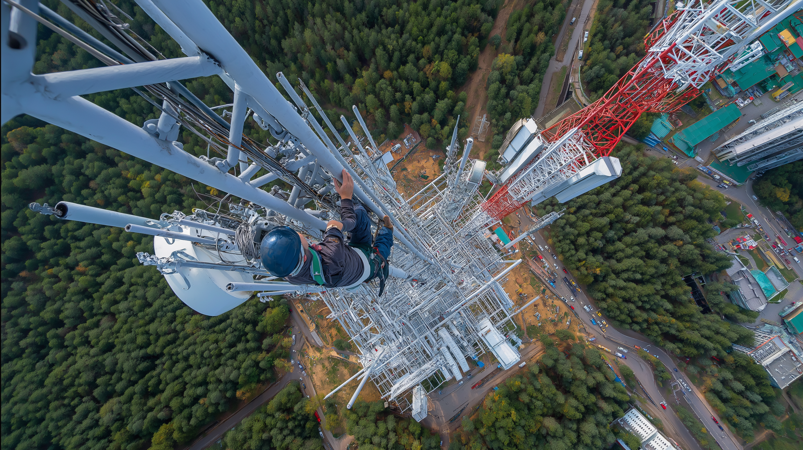 freewely2731_drone_shot_of_a_telecommunications_cell_tower_the__40814042-cf49-4571-8fac-4edf23e949fc